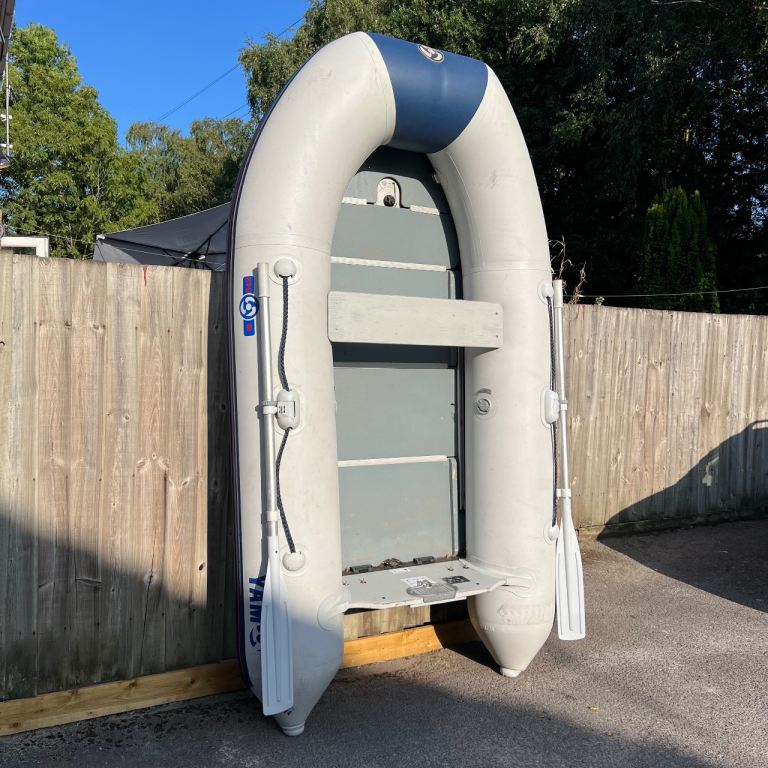 YAM 275S SIB - Inflatable V-Hull & Folding Launching Wheels + Wooden Floor, Seat & Mounted Oars