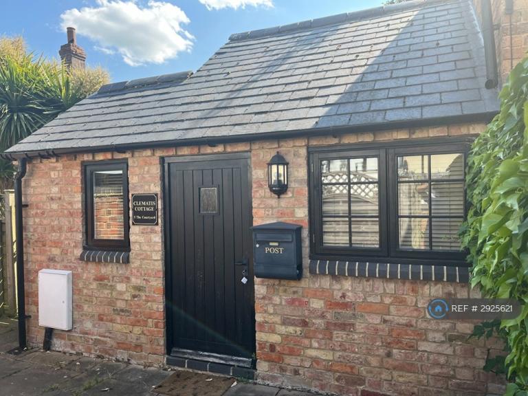 1 bedroom house in The Courtyard, Dunchurch, Rugby, CV22 (1 bed) (#2925621)