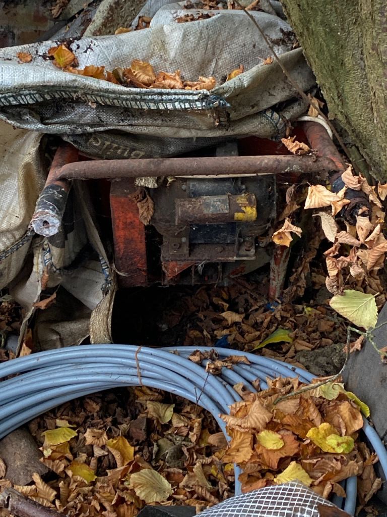 Very old Cement mixer with stand - free!! 