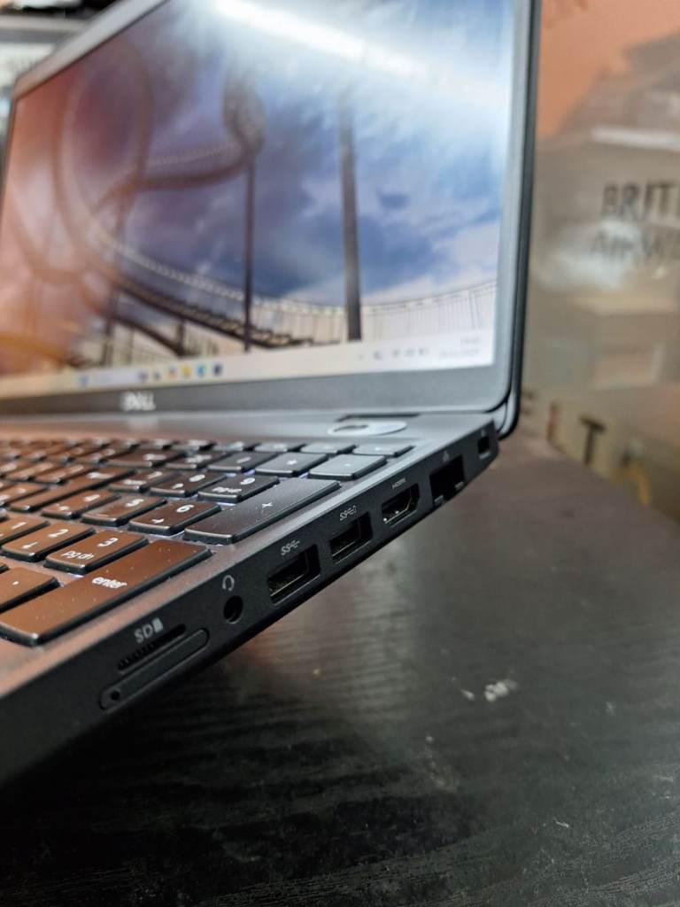 Dell Precision 3541,15 Inch ,Intel Core i7,  16GB RAM ,477GB SSD ,W11 Pro