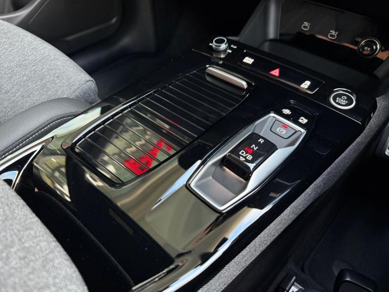 2025 Audi Q6 e-tron 83kWh S line SUV 5dr Electric Auto (252 ps) ESTATE Electric Automatic