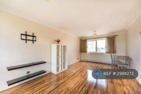 2 bedroom flat in Sunnydene Gardens, Wembley, HA0 (2 bed) (#2988272)