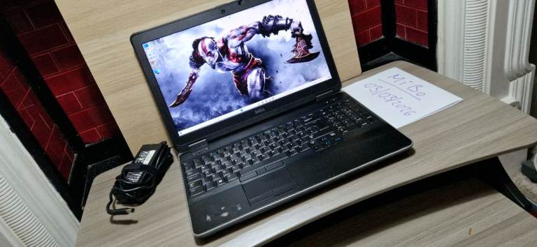 LIGHT GAMING MULTIMEDIA OFFICE 15.6" Core i7 RADEON graphics DELL  Laptop PC Computer