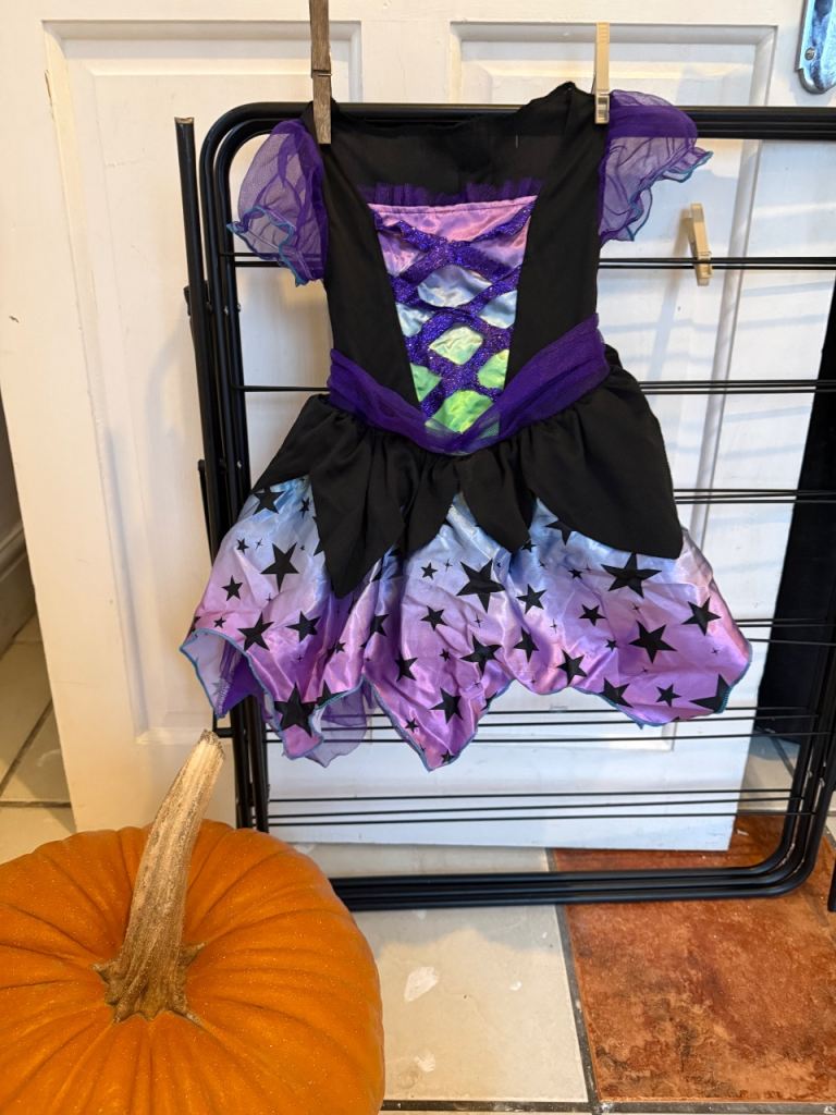 Witches dress aged 2-3. FREE. 