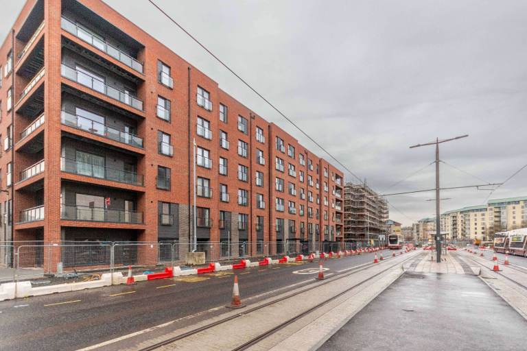 New-build, 2 bedroom, unfurnished flat with private parking near Ocean Terminal – available October