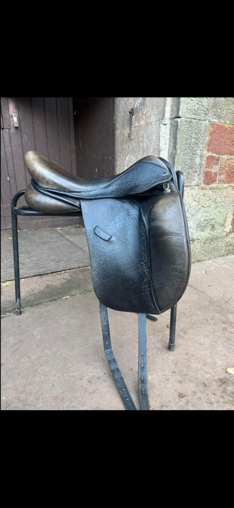 Stirlingshire ideal Jessica dressage saddle 