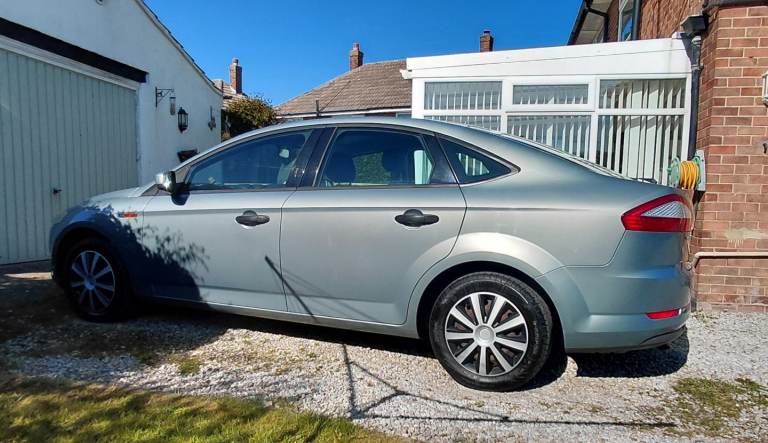 Ford mondeo hatchback