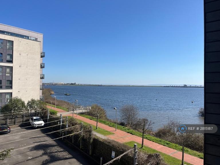 2 bedroom flat in Ferry Court, Cardiff, CF11 (2 bed) (#2815187)