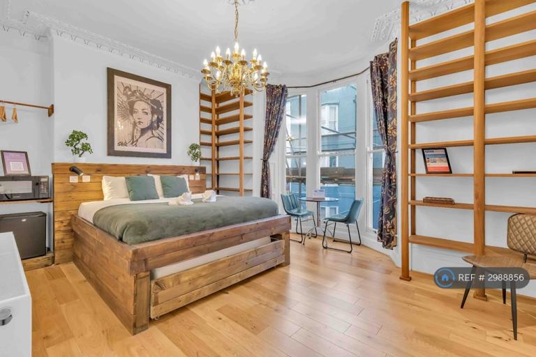 Studio flat in Grafton Street, Brighton, BN2 (#2988856)