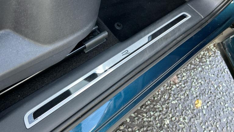 2022 Volkswagen Tiguan 2.0 TDI 200 4Motion R-Line 5dr DSG ESTATE DIESEL Automatic