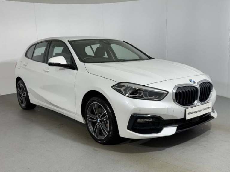 BMW 1 SERIES 118i [136] Sport 5dr [Live Cockpit Professional]