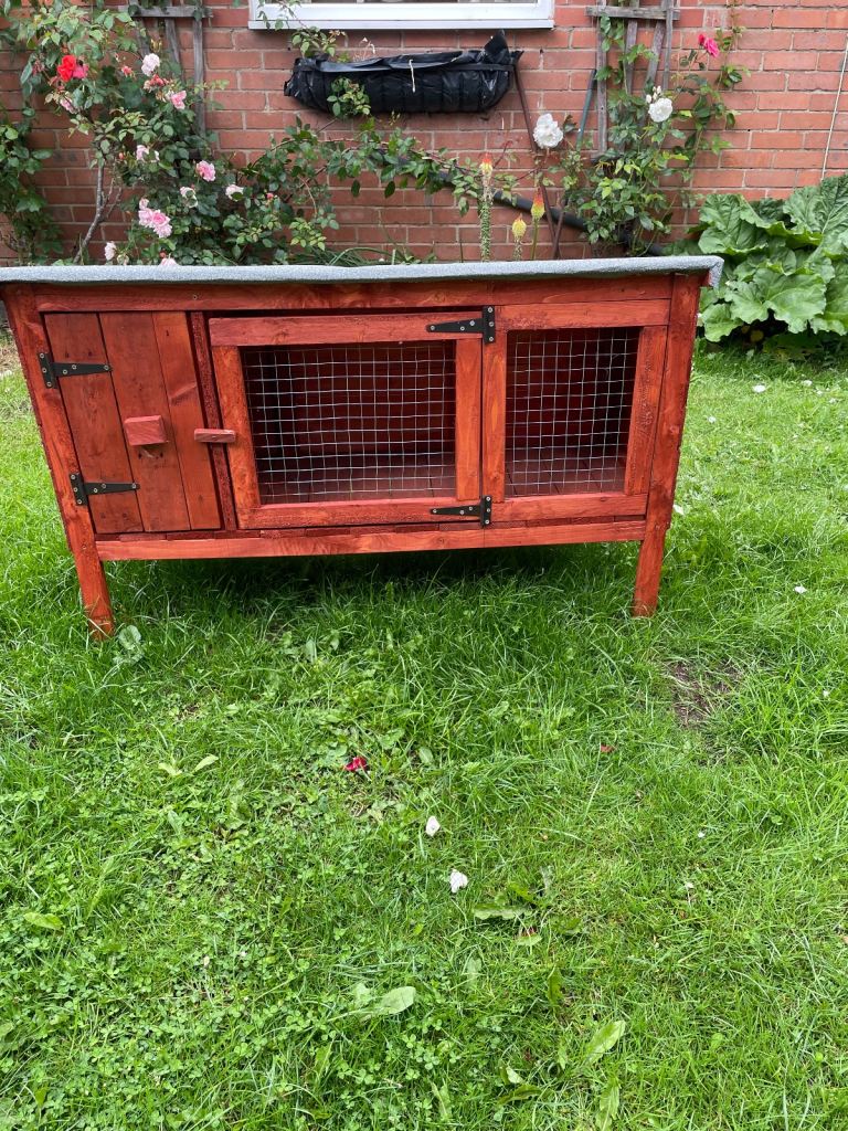 Rabbit hutch for sale 