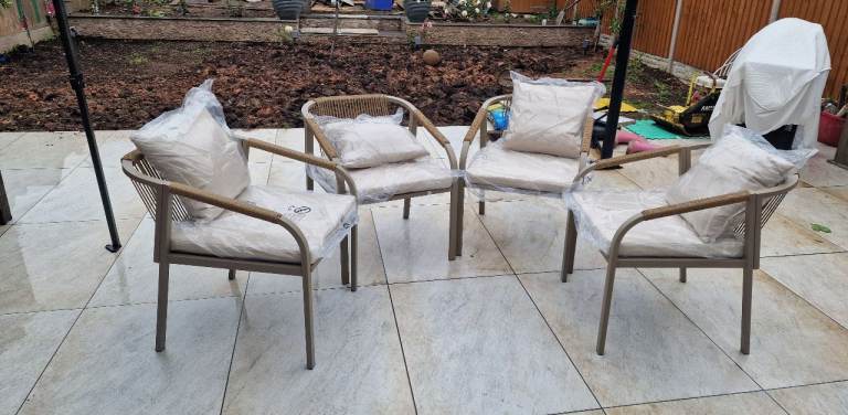 Merax 4 Seater Garden Dining Set, 