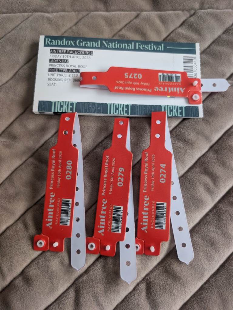 aintree ladies day tickets 