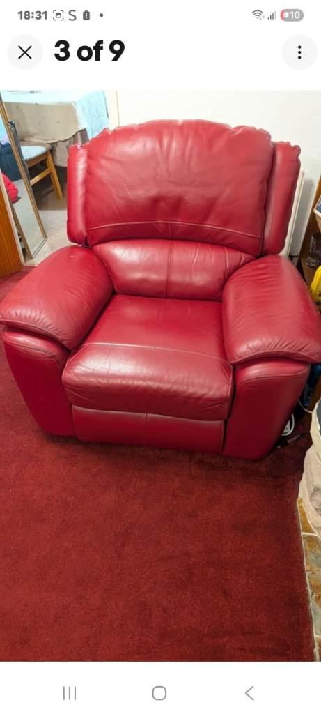 Real Leather sofa set 9 seats qill spilt.7Good Condition