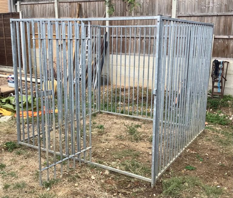 Dog pen