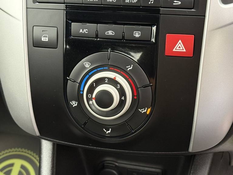 2013 Kia Venga 1.6 2 MPV 5dr Petrol Auto Euro 5 (123 bhp) MPV Petrol Automatic