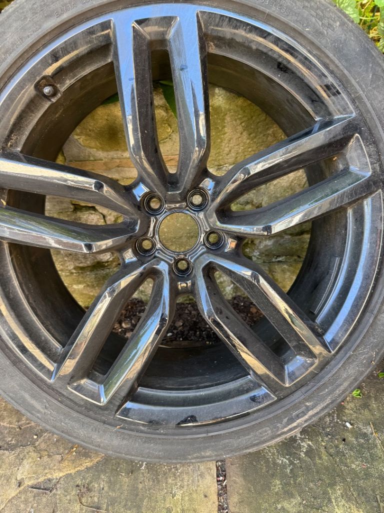 Black Audi alloy 21” rims x4