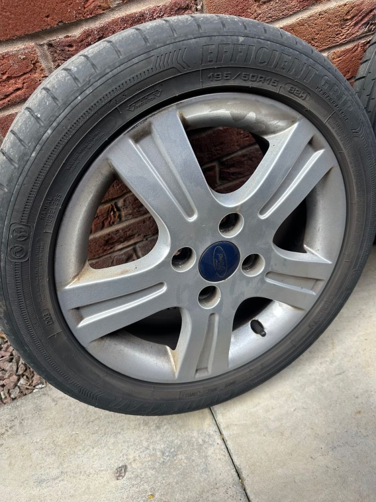 Ford fiesta Mk6 wheels x2 tires good condition 