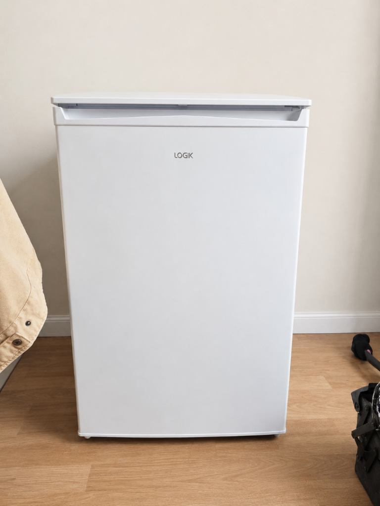 LOGIK White Under Counter Fridge – Good Condition