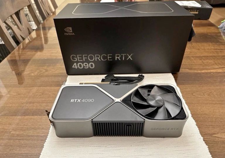 NVIDIA GeForce RTX 4090 Founders Edition 24GB GDDR6X