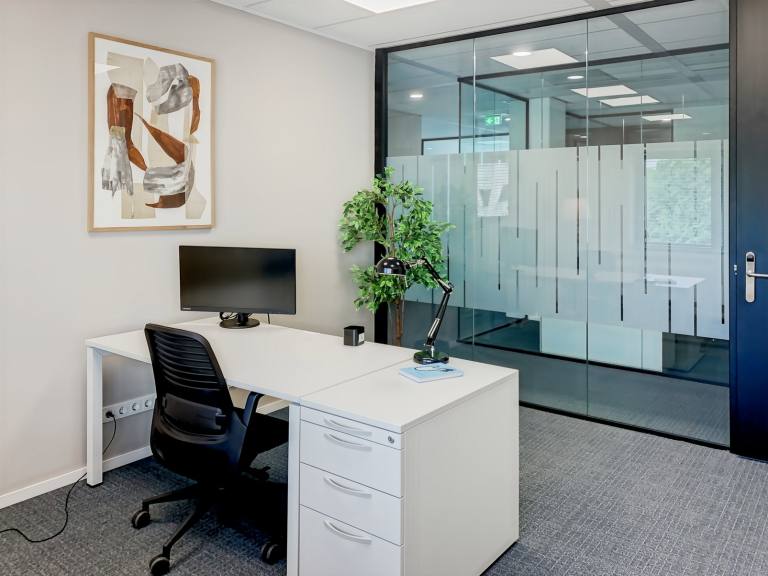 Bromsgrove - B60 3ET \ Flexible Office Space for 2 Workstations