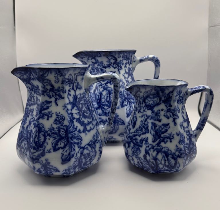3 vintage Keeling & Co Losol ware Cavendish blue and white jugs 