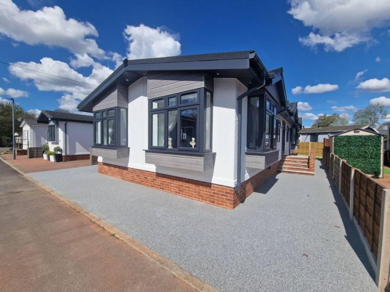 Stately Albion Chatsworth in Cheadle  - Lodge / Caravan 