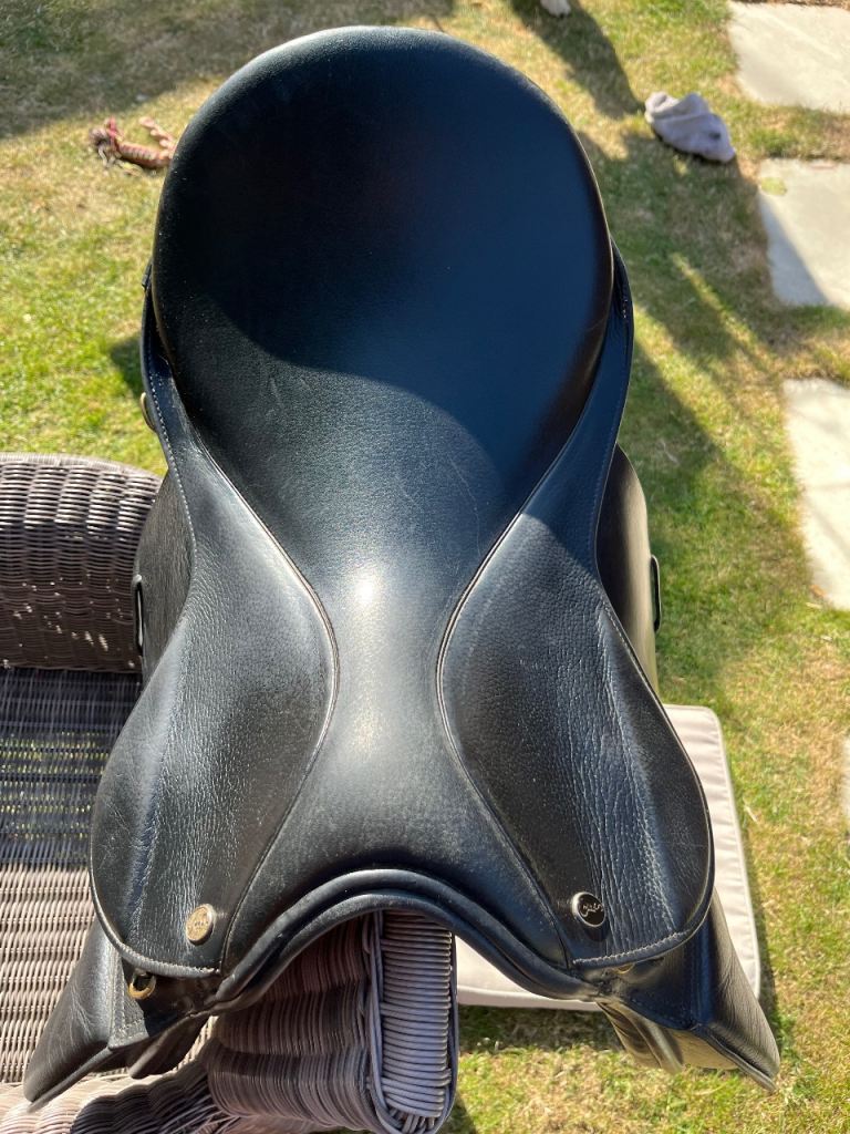 GFS Black Leather Horse Saddle – Good Condition