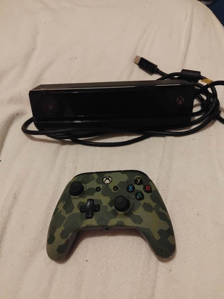 Xbox Kinect Sensor and Camo Wireless Controller - Good Condition