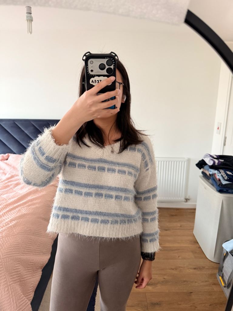 Cosy Striped V-Neck Jumper – Good Condition