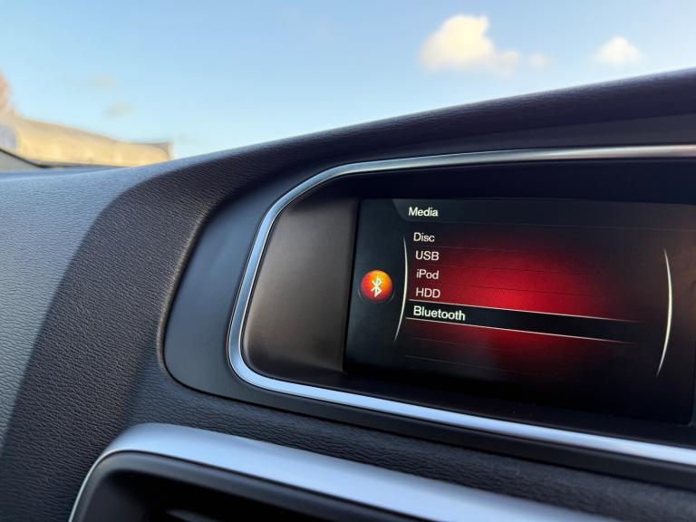 2016 Volvo V40 T2 [122] R DESIGN 5dr Geartronic HATCHBACK Petrol Automatic