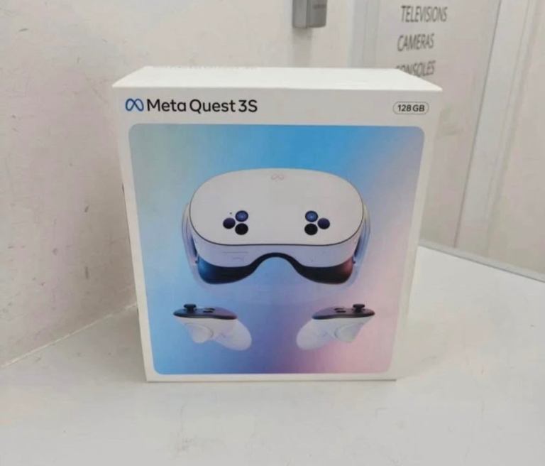 Meta Quest 3S All-In-One Mixed Reality Headset and Controllers 128GB White Unsealed