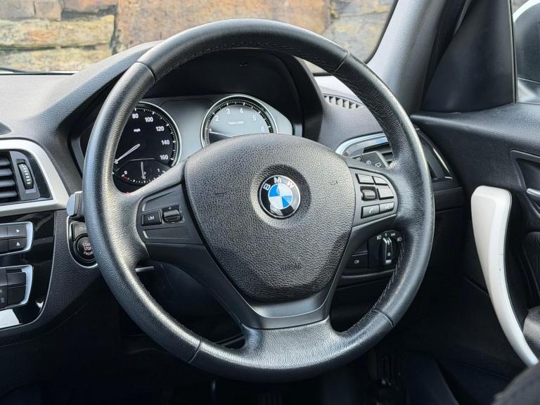 2018 BMW 1 Series 1.5 118i SE Euro 6 (s/s) 5dr HATCHBACK Petrol Manual