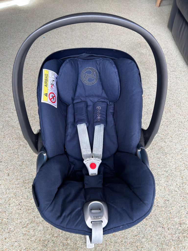 Cybex Cloud Z i-size rotating baby car seat and Z 360 rotating isofix base