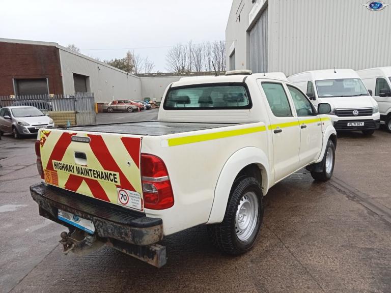 TOYOTA HILUX 2.5 D-4D Active White Manual Diesel 2016