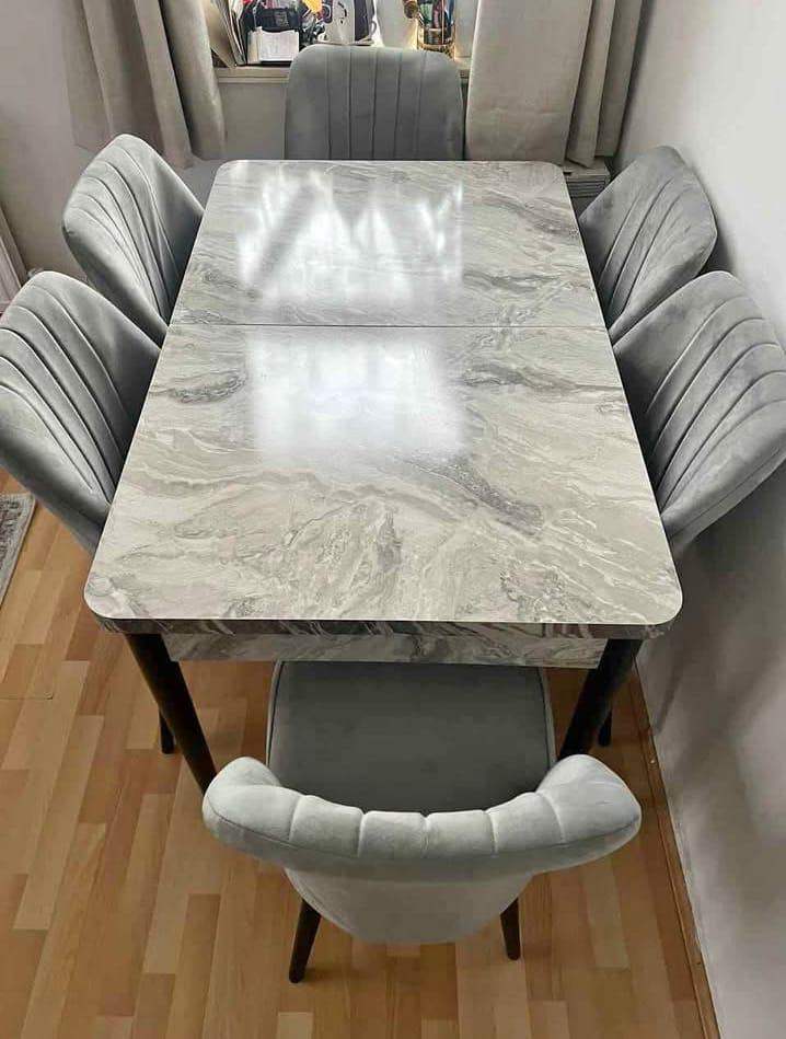 Brand New Dining Table & 6 Chairs – Extendable – Free UK Delivery