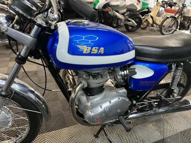 1971 BSA Lightning Twin Carburettor 650 cc Unit Construction, show condition, px