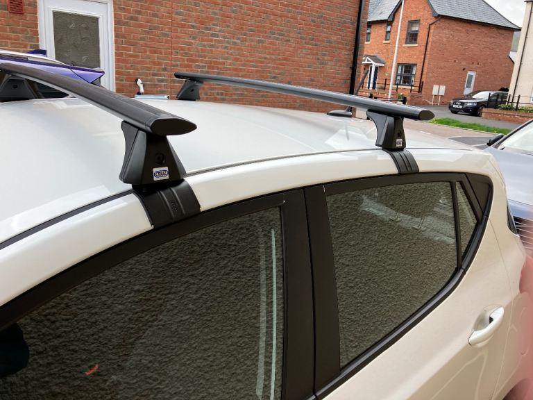 Cruz Airo Dark T Roof Bars