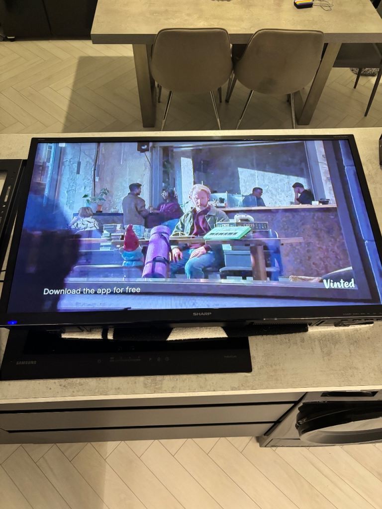 Sharp Aquos smart tv 40”