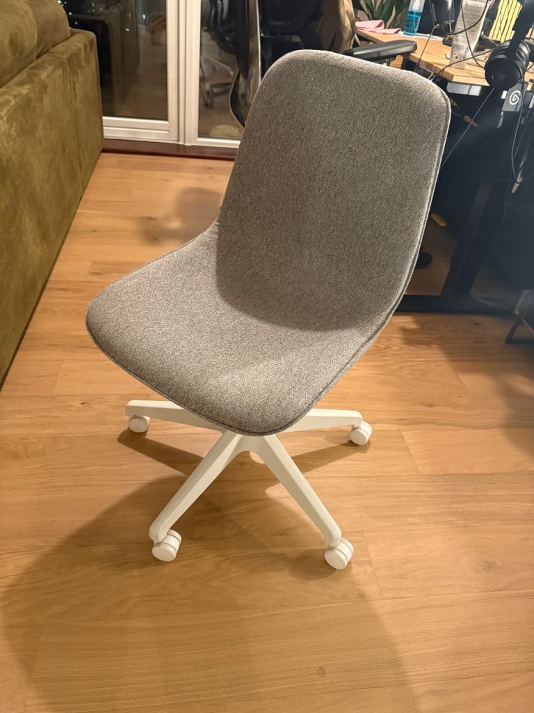 Very good condition swivel chair