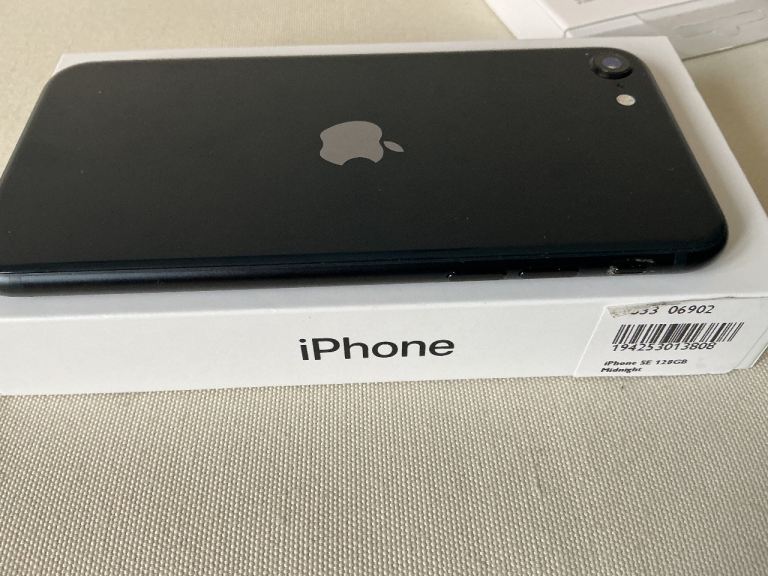 Apple iPhone SE 128GB. 3RD GEN.