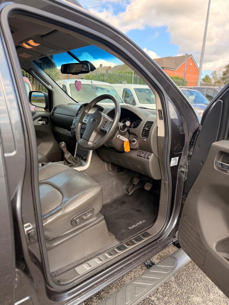 2013 63 NISSAN NAVARA 2.5 DCI TEKNA 190PS GREY FSH 1 OWNER ONLY 60K 