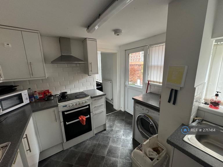 1 bedroom in Tarvin Road, Boughton, Chester, CH3 (#2717414)