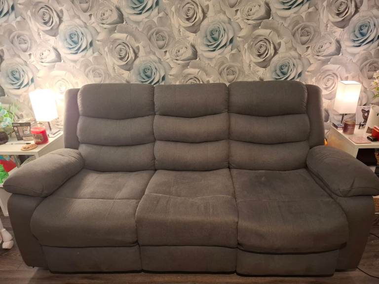 3 seater recliner 