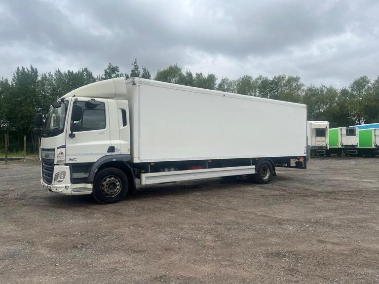 DAF TRUCKS CF 250 18 TONNE FRIDGE WITH TAILLIFT , CARRIER VECTOR 