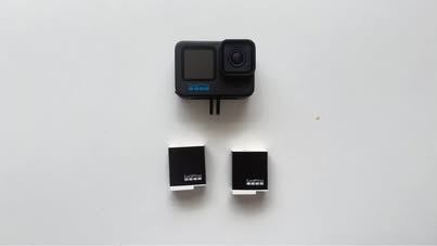 GoPro hero 11 black + battery + accessories 