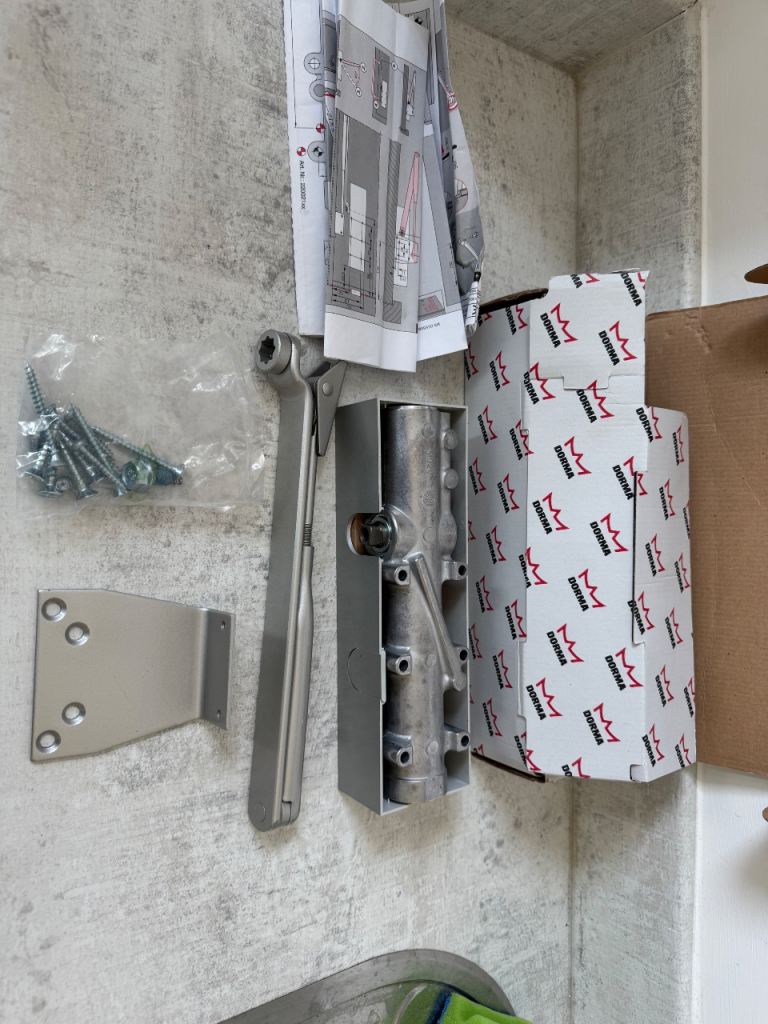 DORMA TS72 EN2-4 BCA Door Closer With Standard Arm Silver