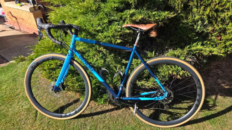 Men's Genesis Equilibrium Road Bike Size Medium