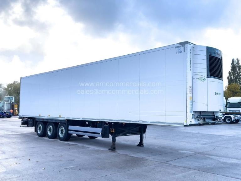 SCHMITZ 4110MM CARGOBULL TWIN EVAP FRIDGE TRI AXLE TRAILER